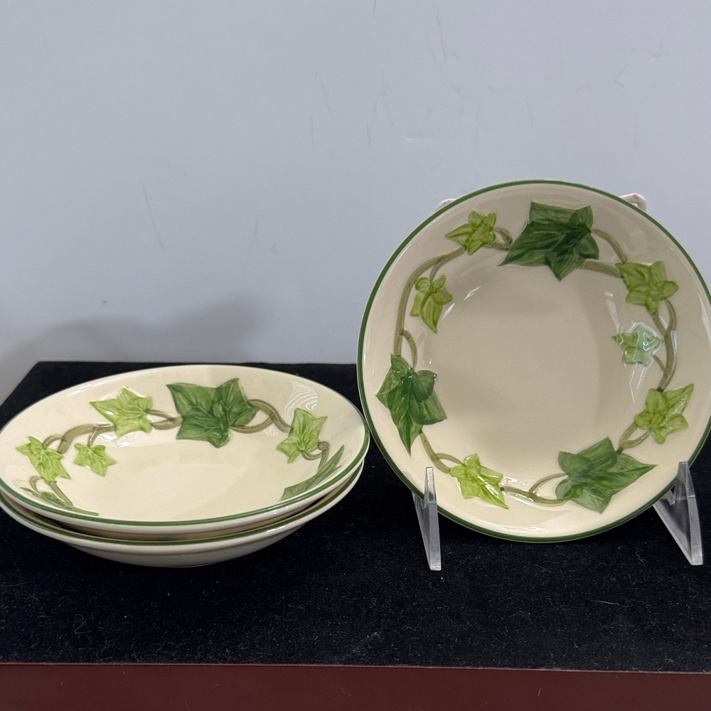 3- 1950’s Vintage Franciscan Ware Ivy Leaf Patterned fruit bowls 5 3/8“ - Picture 1 of 3